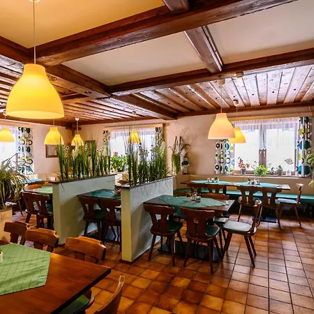 Hotel Familien Und Jugendhotel Gstemmerblick 3*