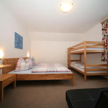 Familien Und Jugendhotel Gstemmerblick 酒店