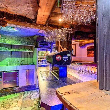 Familien Und Jugendhotel Gstemmerblick 3*