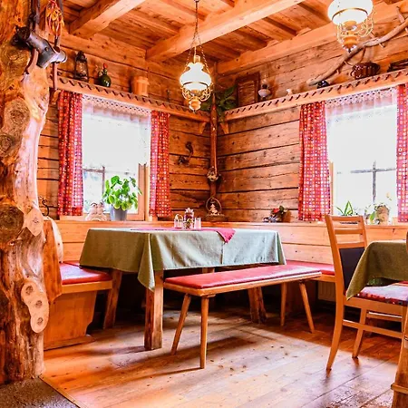 Familien Und Jugendhotel Gstemmerblick 酒店 3*