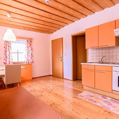 Familien Und Jugendhotel Gstemmerblick 3*