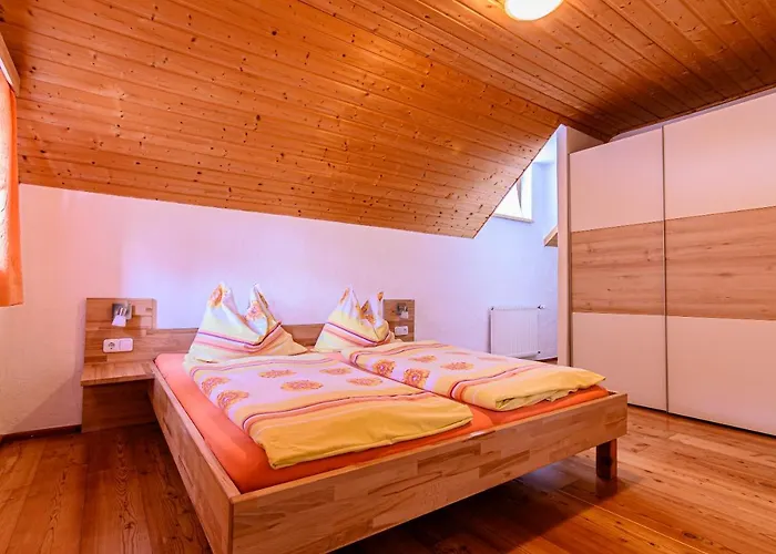 Familien Und Jugendhotel Gstemmerblick 3*